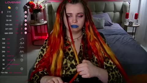 Snapshot of maya_mils chatting on 01/29/25, 07:46 Maya Mils online show from 01/29/25, 07:46