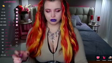 Snapshot of maya_mils chatting on 02/04/25, 01:02 Maya Mils online show from 02/04/25, 01:02