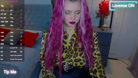 Snapshot of maya_mils chatting on 02/24/25, 01:13 Maya Mils online show from 02/24/25, 01:13