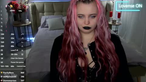 Snapshot of maya_mils chatting on 02/26/25, 07:42 Maya Mils online show from 02/26/25, 07:42