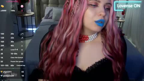 Snapshot of maya_mils chatting on 03/04/25, 07:08 Maya Mils online show from 03/04/25, 07:08