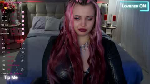 Snapshot of maya_mils chatting on 03/11/25, 07:58 Maya Mils online show from 03/11/25, 07:58