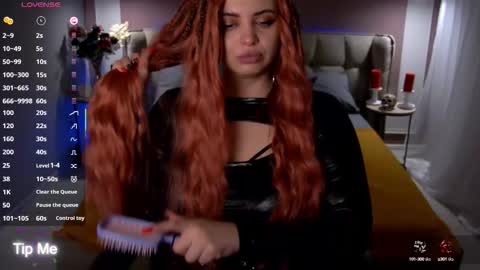 Snapshot of maya_mils chatting on 09/12/25, 01:17 Maya Mils online show from 09/12/25, 01:17