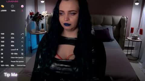 Snapshot of maya_mils chatting on 10/04/25, 01:25 Maya Mils online show from 10/04/25, 01:25