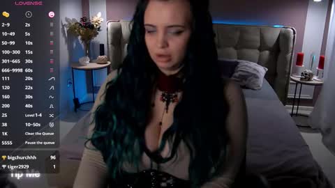 Snapshot of maya_mils chatting on 10/15/25, 01:50 Maya Mils online show from 10/15/25, 01:50