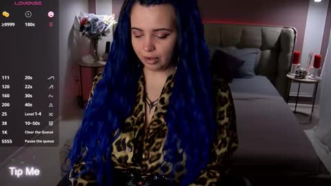 Snapshot of maya_mils chatting on 11/06/25, 01:06 Maya Mils online show from 11/06/25, 01:06