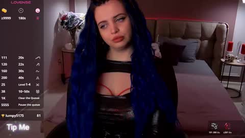 Snapshot of maya_mils chatting on 11/13/25, 01:48 Maya Mils online show from 11/13/25, 01:48