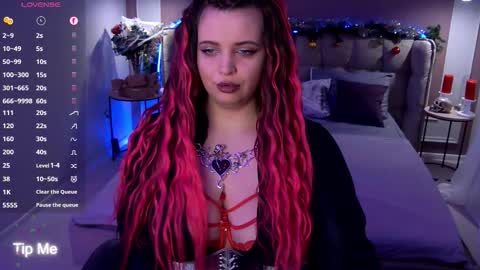 Snapshot of maya_mils chatting on 12/23/25, 01:25 Maya Mils online show from 12/23/25, 01:25