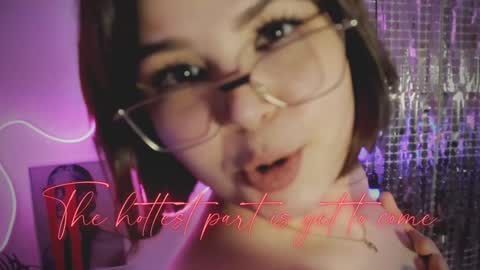 Snapshot of maya_muse chatting on 12/04/24, 06:17 Woman online show from 12/04/24, 06:17