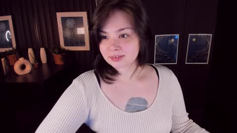 Snapshot of maya_muse chatting on 12/19/24, 02:24 Woman online show from 12/19/24, 02:24