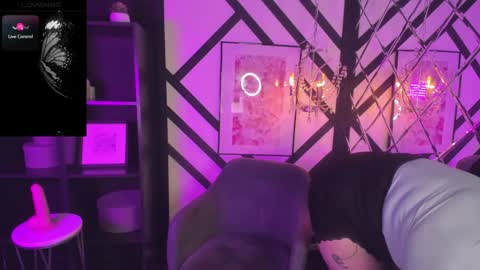 Snapshot of maya_muse chatting on 01/27/25, 02:02 Woman online show from 01/27/25, 02:02