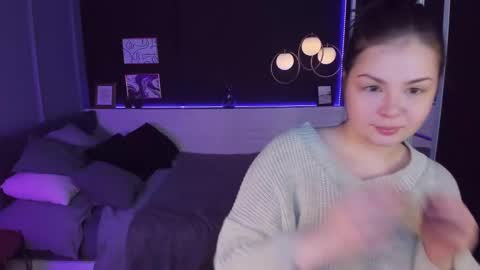 Snapshot of maya_muse chatting on 02/15/25, 02:00 Woman online show from 02/15/25, 02:00