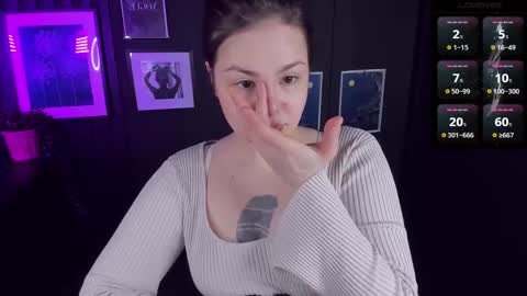 Snapshot of maya_muse chatting on 02/17/25, 02:04 Woman online show from 02/17/25, 02:04