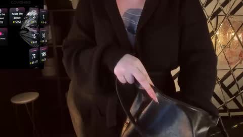 Snapshot of maya_muse chatting on 03/09/25, 01:59 Woman online show from 03/09/25, 01:59