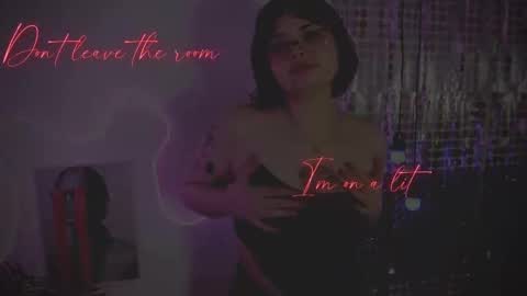 Snapshot of maya_muse chatting on 03/09/25, 05:06 Woman online show from 03/09/25, 05:06