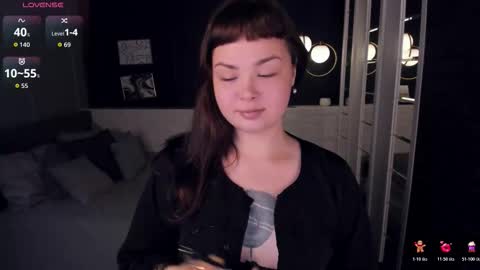 Snapshot of maya_muse chatting on 11/12/25, 01:55 Woman online show from 11/12/25, 01:55