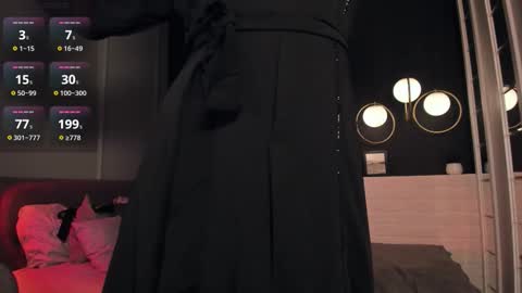 Snapshot of maya_muse chatting on 11/14/25, 12:37 Woman online show from 11/14/25, 12:37