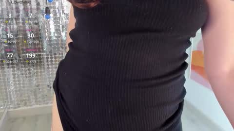 Snapshot of maya_muse chatting on 11/29/25, 06:27 Woman online show from 11/29/25, 06:27