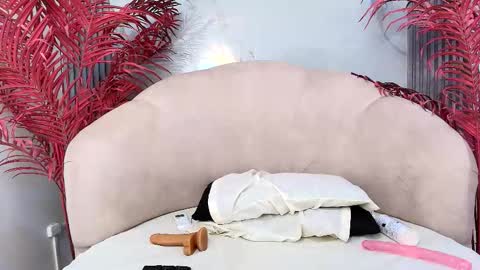 M A Y A  B A K E R online show from 10/21/25, 11:49