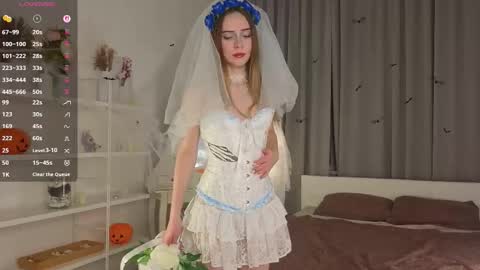 My name is Kara  online show from 10/31/25, 08:43