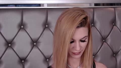 Snapshot of mayahales chatting on 01/13/26, 12:10 Maya online show from 01/13/26, 12:10