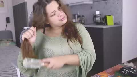 Snapshot of mayaik chatting on 11/23/25, 09:47 mayaik online show from 11/23/25, 09:47