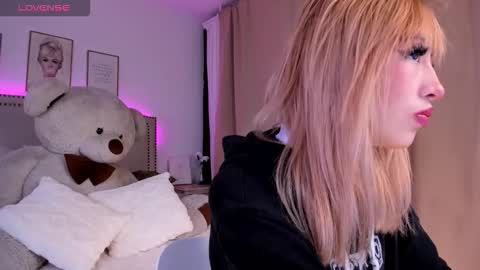 Mayajhons online show from 12/19/25, 11:17