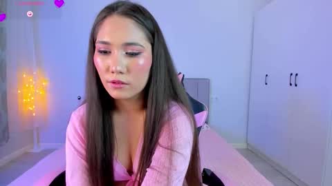 Mia online show from 03/05/26, 01:51