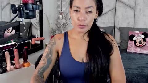 Snapshot of mayarusell01 chatting on 11/13/25, 12:04 Nicolle Ruselle Hello my lovely schedule for great fun from 630 am and end 800 pm Colombian time I wait for you online show from 11/13/25, 12:04