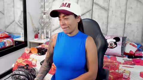 Snapshot of mayarusell01 chatting on 12/15/25, 11:25 Nicolle Ruselle Hello my lovely schedule for great fun from 630 am and end 800 pm Colombian time I wait for you online show from 12/15/25, 11:25