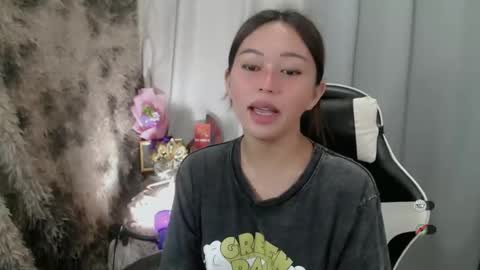 mayasally_ online show from 12/18/25, 09:59