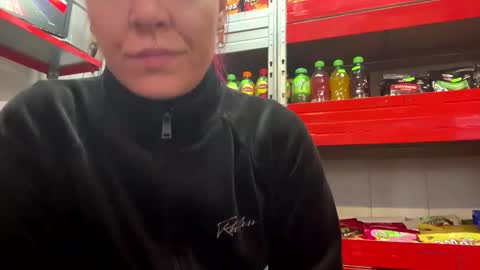 Snapshot of mayaweissx chatting on 11/04/25, 04:55 MayaWeissX online show from 11/04/25, 04:55