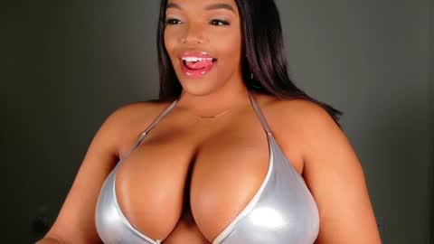 MayBabi online show from 02/12/25, 11:18