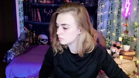 maybe_yours333 online show from 04/30/26, 02:34