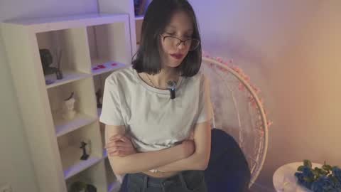 Snapshot of maybellas chatting on 02/15/25, 12:43 Angie online show from 02/15/25, 12:43