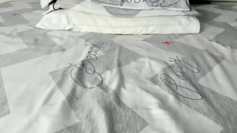 Snapshot of maybelline_666 chatting on 10/17/25, 08:22 Maybelline69 online show from 10/17/25, 08:22