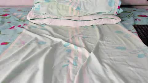 Snapshot of maybelline_666 chatting on 11/09/25, 09:51 Maybelline69 online show from 11/09/25, 09:51