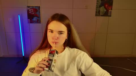 maybloom_ online show from 11/11/25, 09:20