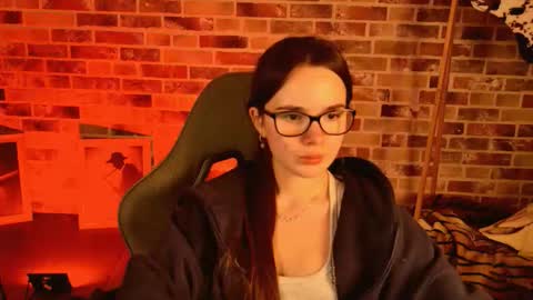 maybloom_ online show from 03/01/26, 10:06