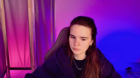 maybloom_ online show from 04/22/26, 10:17