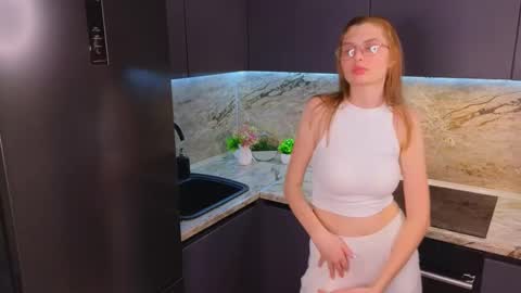 Snapshot of maydabarrick chatting on 02/12/25, 07:13 Mia online show from 02/12/25, 07:13