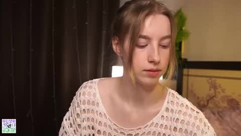 Snapshot of maydaedgin chatting on 02/10/25, 02:30 Violet online show from 02/10/25, 02:30