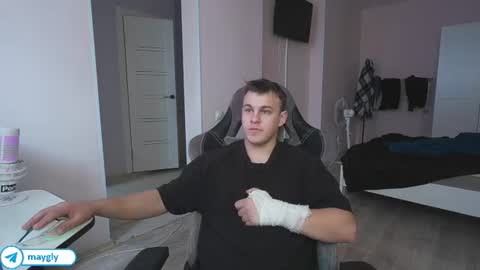Snapshot of maygly chatting on 06/18/26, 09:58 Slava and Alextatto online show from 06/18/26, 09:58