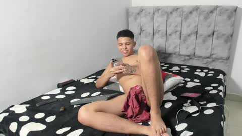 Snapshot of maykyboyx chatting on 06/04/26, 01:39 Mayky... online show from 06/04/26, 01:39