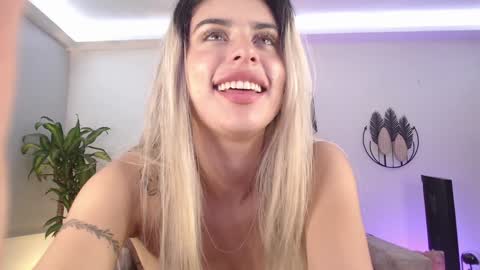 Snapshot of mayli_xx chatting on 02/07/25, 06:45 ALIS online show from 02/07/25, 06:45