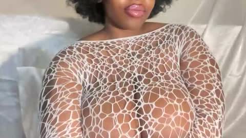 mayluvsu online show from 02/17/26, 05:15