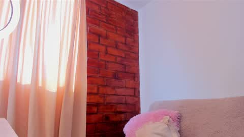 Snapshot of mayproject2 chatting on 02/14/25, 01:29 may online show from 02/14/25, 01:29