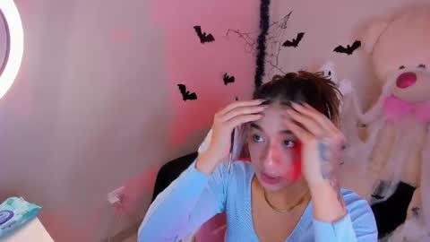 Snapshot of mayproject2 chatting on 10/14/25, 10:32 may online show from 10/14/25, 10:32