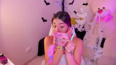 Snapshot of mayproject2 chatting on 10/16/25, 08:43 may online show from 10/16/25, 08:43