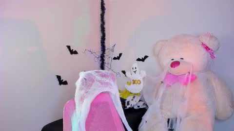 Snapshot of mayproject2 chatting on 10/22/25, 10:31 may online show from 10/22/25, 10:31